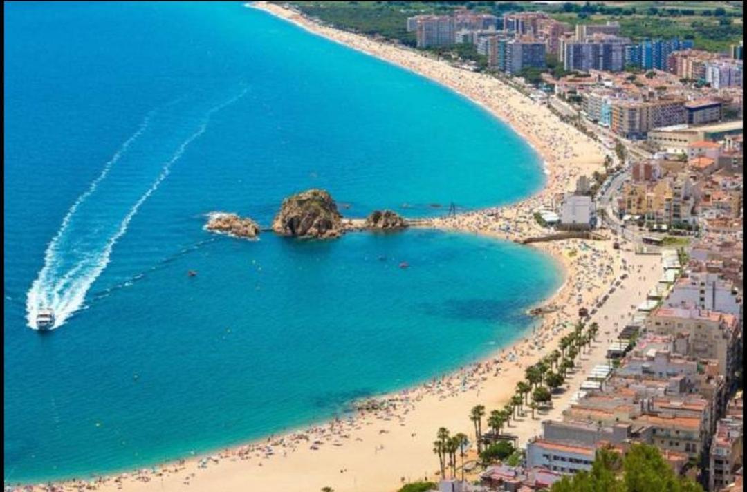 Seahomes Vacations, La Casa Blue Mediterranean Lifestyle Бланес Экстерьер фото
