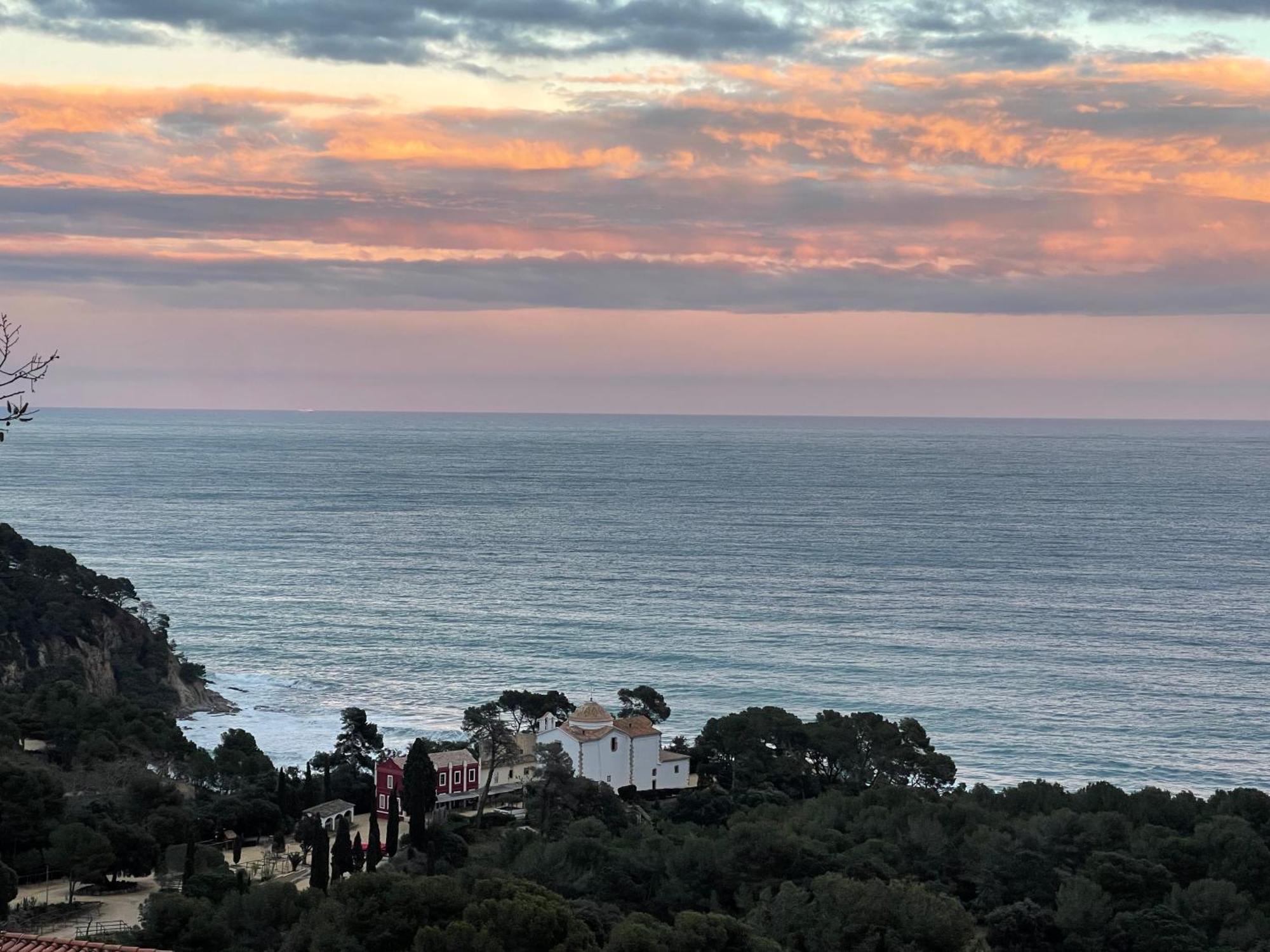 Seahomes Vacations, La Casa Blue Mediterranean Lifestyle Бланес Экстерьер фото