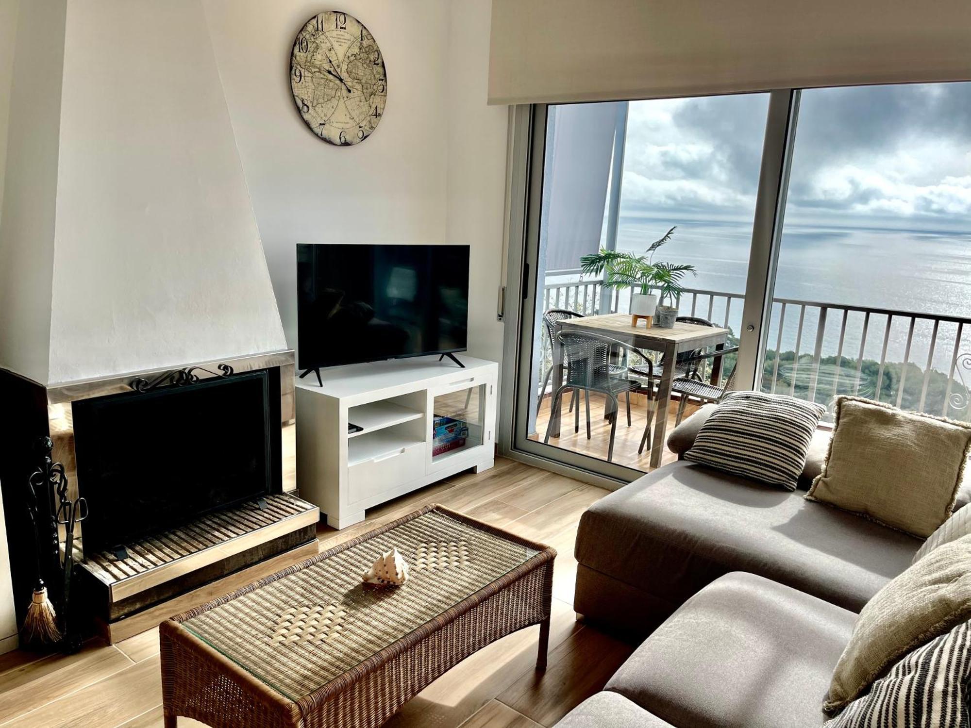 Seahomes Vacations, La Casa Blue Mediterranean Lifestyle Бланес Экстерьер фото