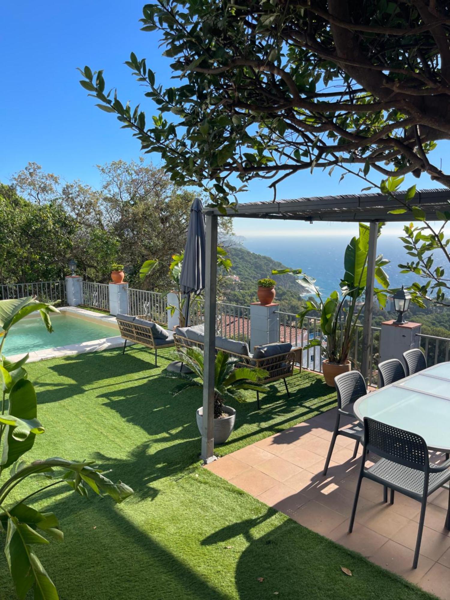Seahomes Vacations, La Casa Blue Mediterranean Lifestyle Бланес Экстерьер фото