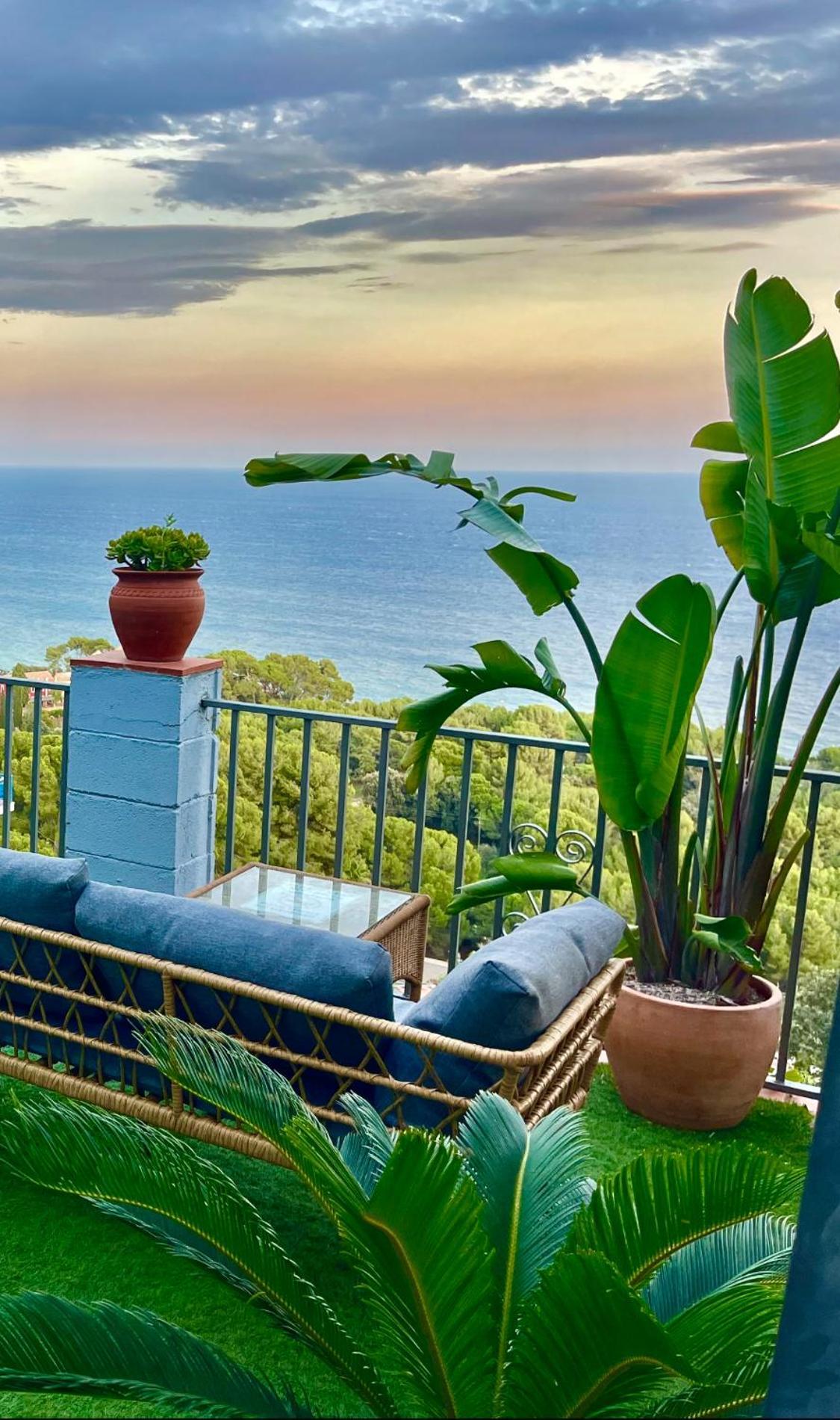 Seahomes Vacations, La Casa Blue Mediterranean Lifestyle Бланес Экстерьер фото