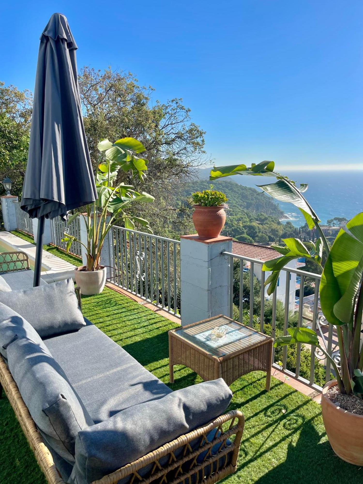 Seahomes Vacations, La Casa Blue Mediterranean Lifestyle Бланес Экстерьер фото
